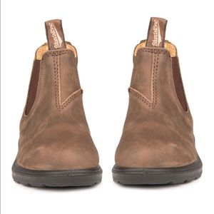 Excellent condition kids Blundstone’s size 9